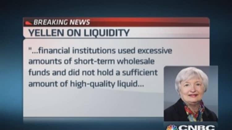 Bank regulators to adopt formal rules on bank liquidity