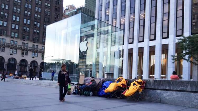 Apple rumors bring out professional line-sitters