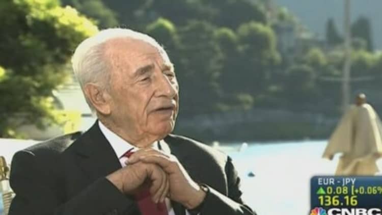 Peres: How to deal with a growing Islamic State