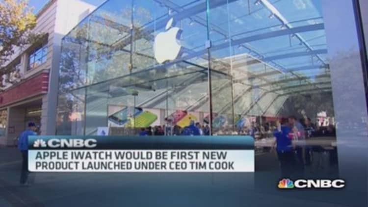 Investors await new Apple devices
