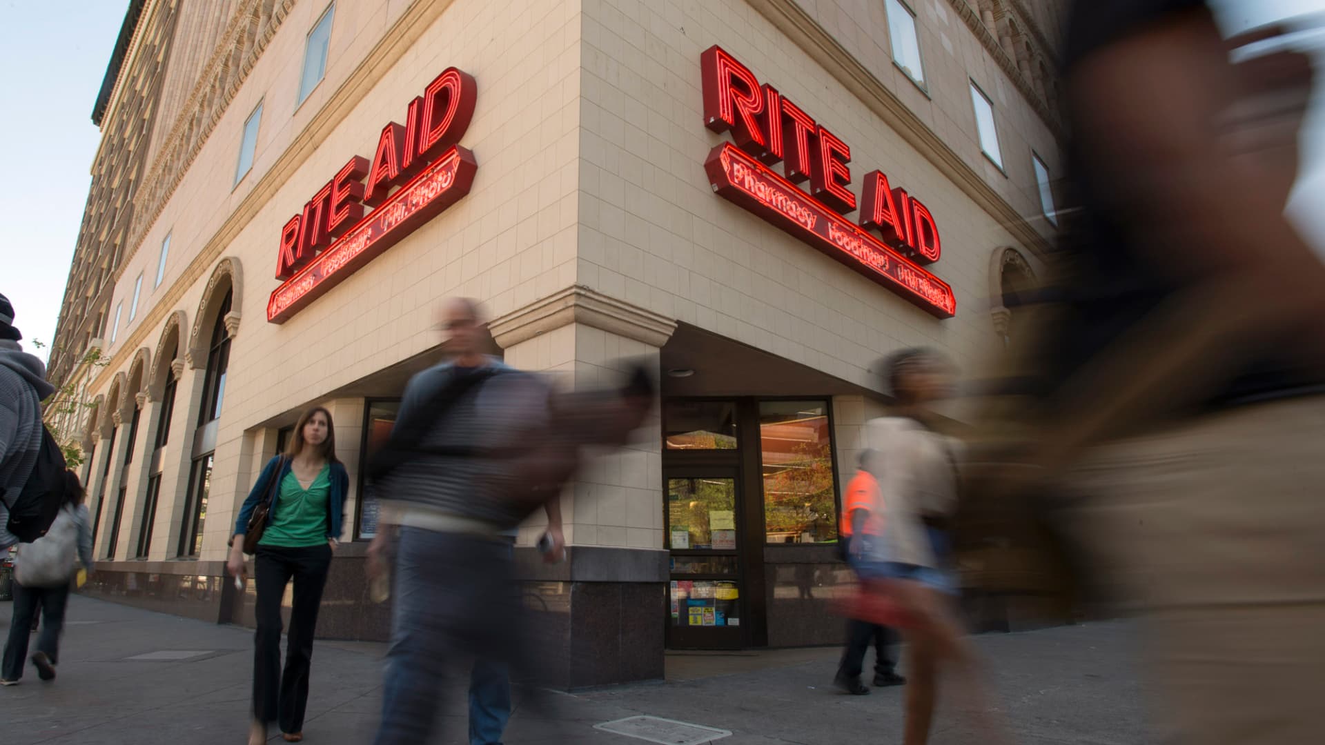 As Rite Aid’s bankruptcy shutters drugstores, these retailers will benefit