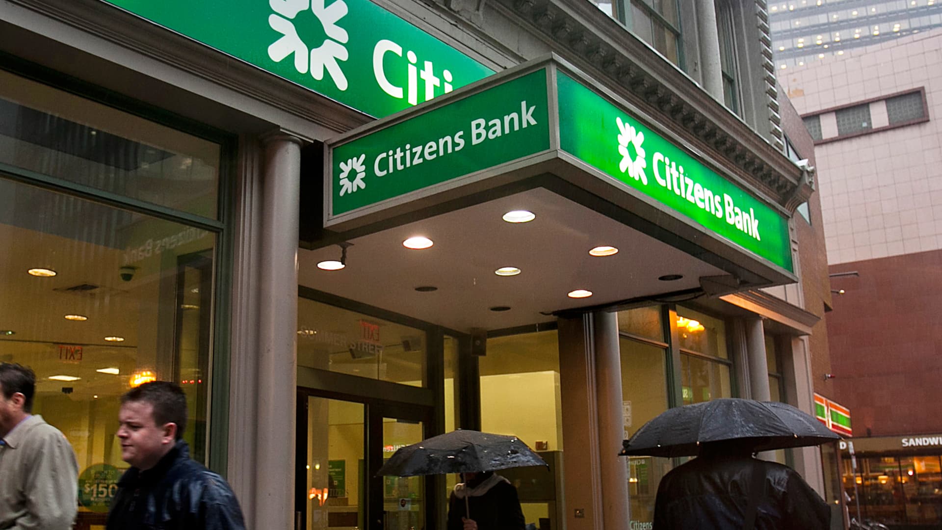 S p banking. Citizens Financial. Citizens Financial Group Inc. Signature Bank фото. Citizens Business Bank.