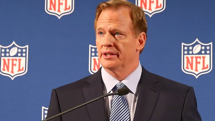 Goodell: NFL has plan to deal with national anthem issue
