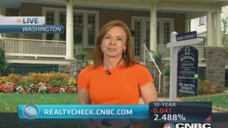Pending home sales fall