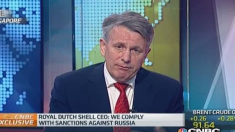 All future Russian projects not on hold: Shell CEO