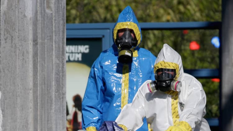 Containing Ebola outbreak