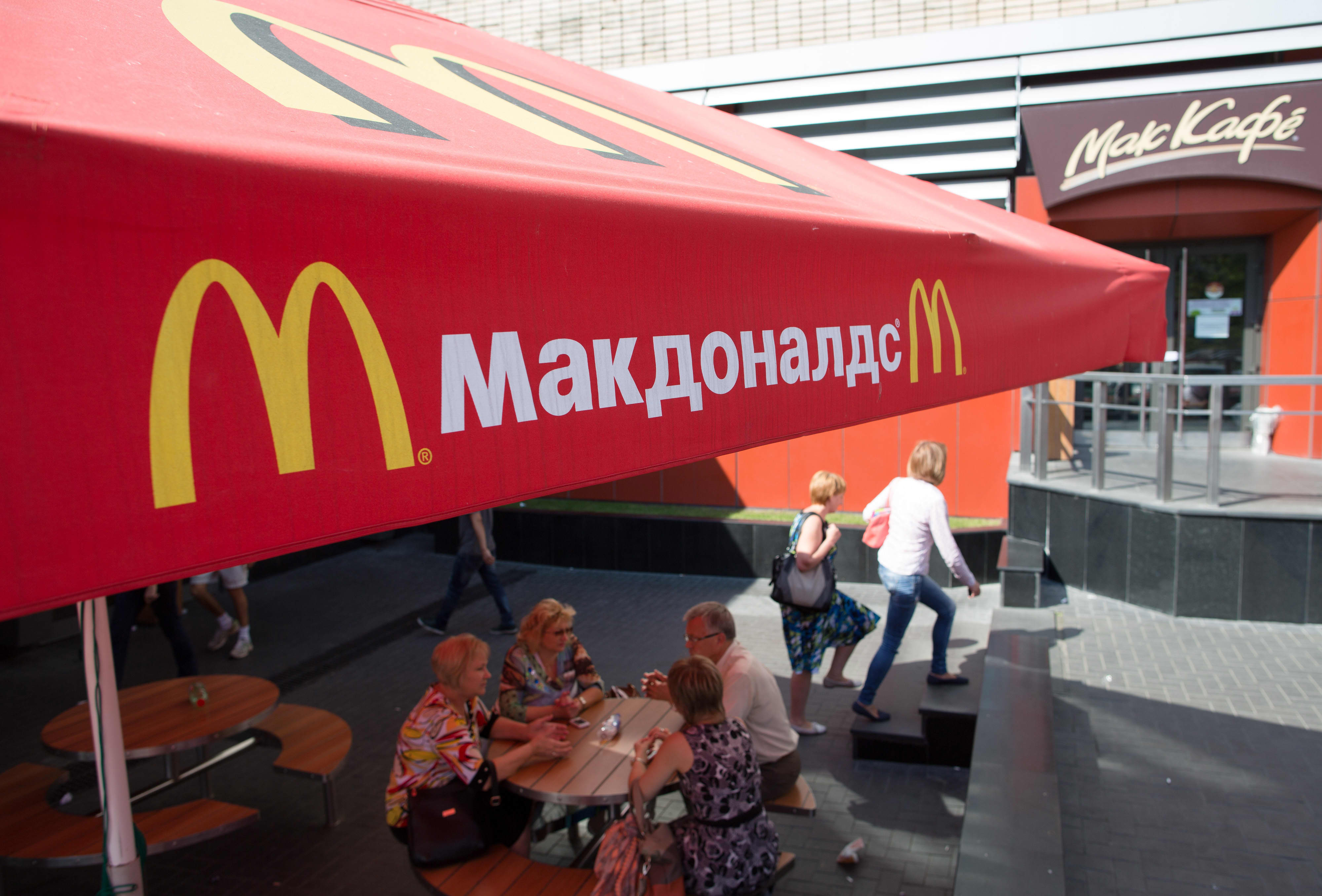 McDonald’s will temporarily close 850 restaurants in Russia, nearly 2 weeks afte..