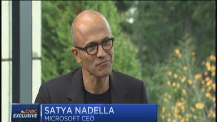 Microsoft's Nadella: Naive on women's pay