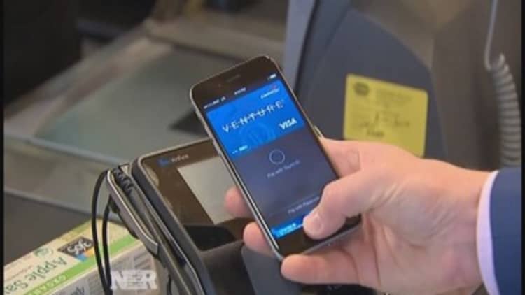 Apple launches Apple Pay