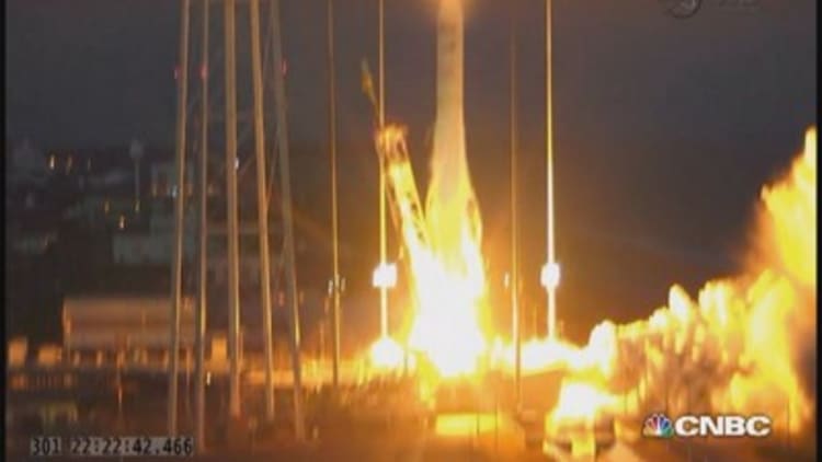 Orbital Sciences rocket explodes after liftoff