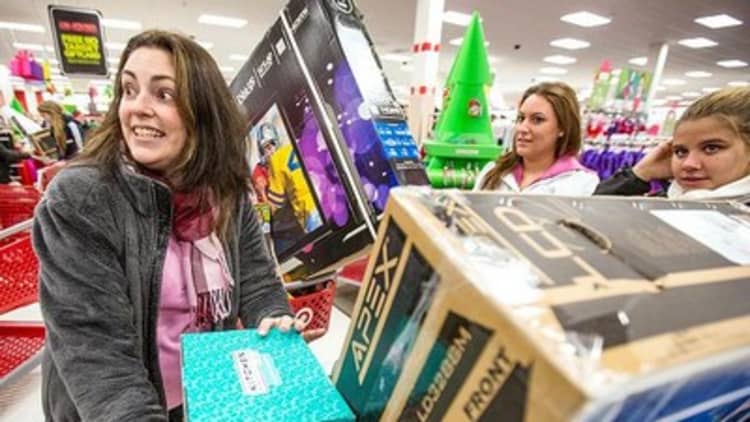 Consumers split on holiday spending: Survey