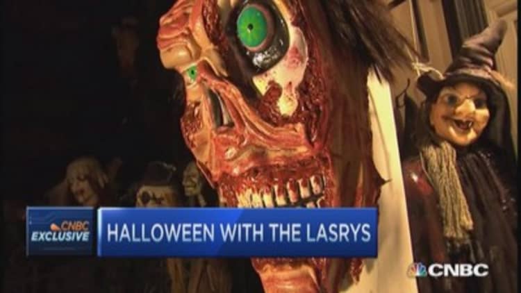 Lasry reveals his inner Halloween