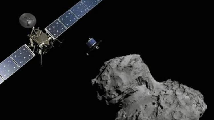 Philae probe lands on comet