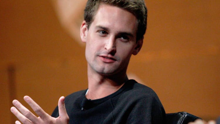 Snapchat offers ad buyers discounts to mid-June