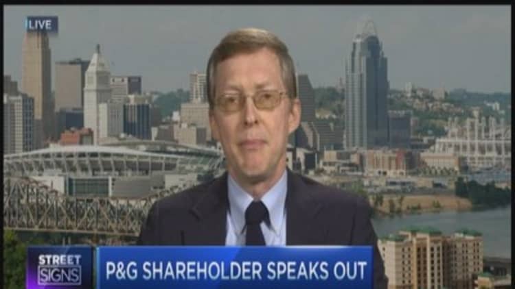 P&G shareholder questions Buffett battery deal