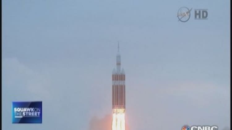Orion begins run back to earth