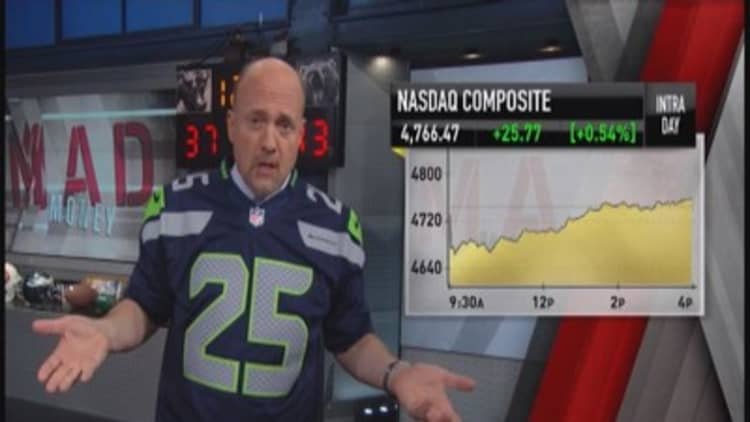 Cramer views market like NFL