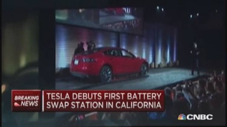 Tesla opens 1st battery swap station