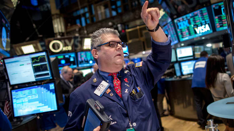 A banner year for stocks in 2015? Pros debate
