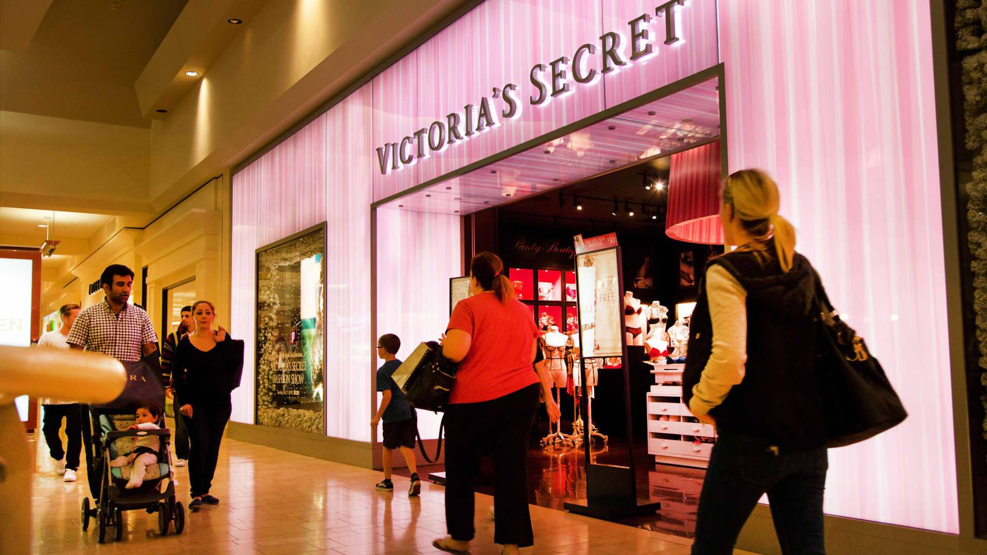 JPMorgan downgrades Victoria’s Secret, cites trouble for lingerie company’s core business