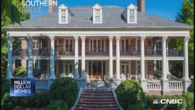 Multi-Million Dollar Homes: Rugged Ranch vs. Southern Belle