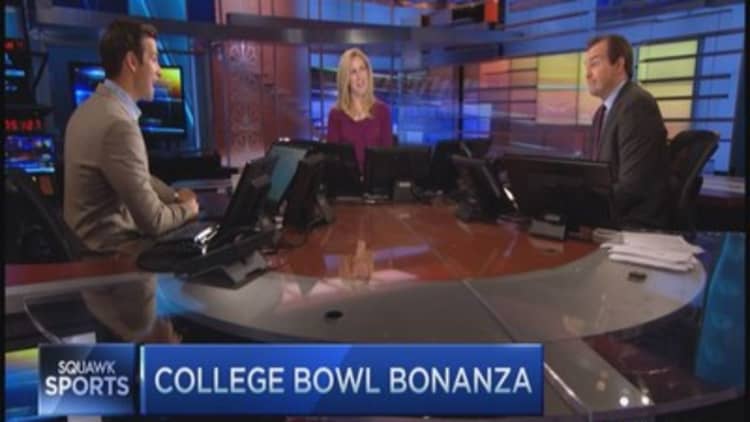 Cashing in on college bowl bonanza