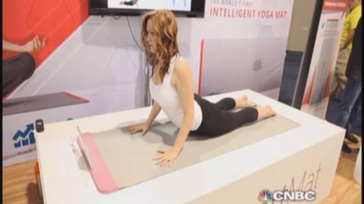 This yoga mat might put yogis out of a job