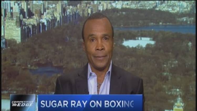 Sugar Ray Leonard challenges boxing's old business model 