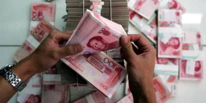 Safe-haven currencies stay in demand on China virus fears