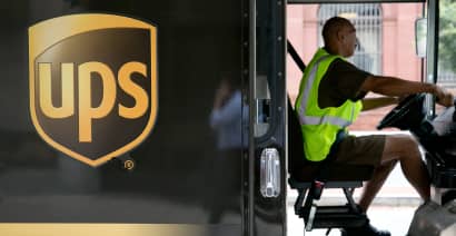 UPS reaffirms its outlook for 2022 as it posts mixed quarterly results