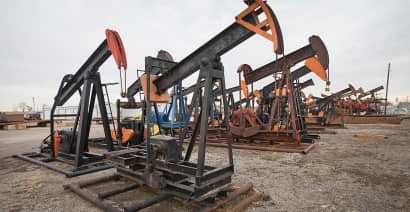 Rig cuts won't save oil: Goldman