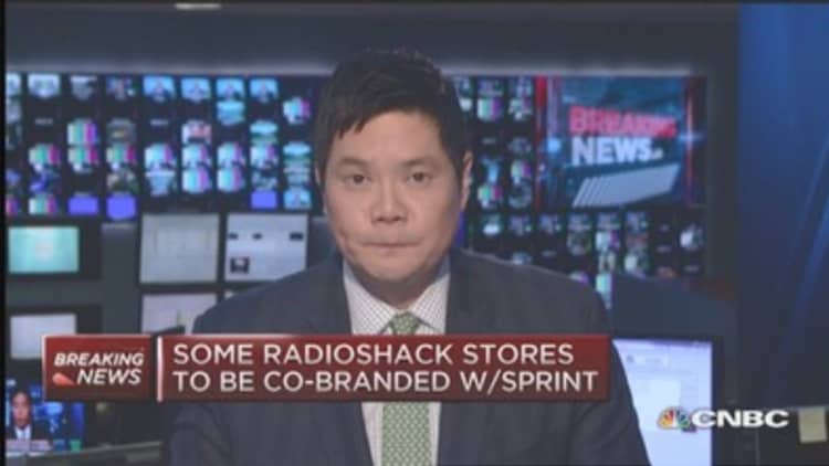 Standard General to buy up to 2,400 RadioShack stores