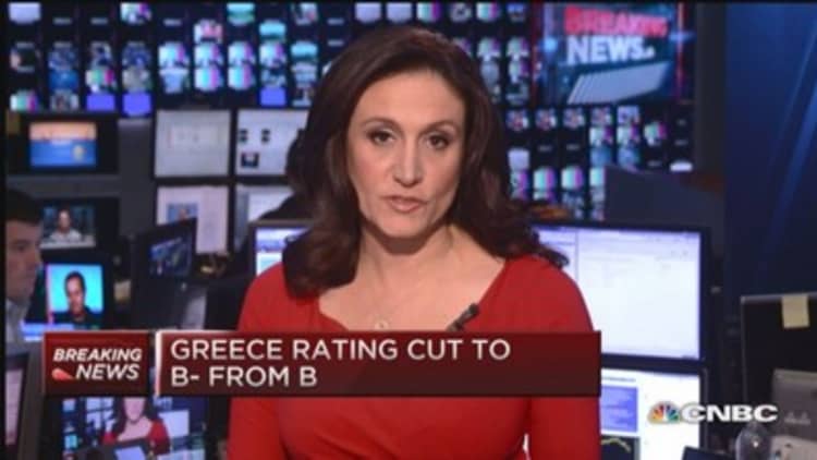 S&P cuts Greece rating, country gets 'junkier'