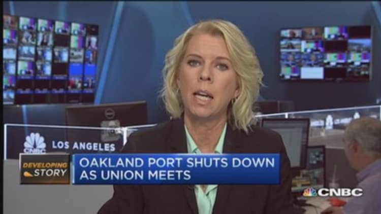 Oakland port shuts down as union meets