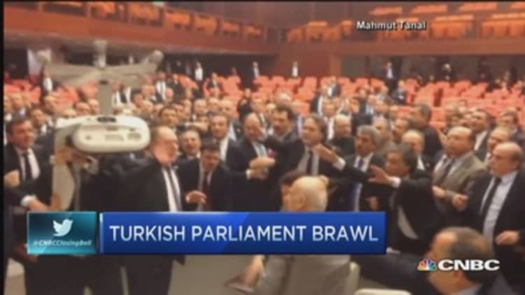 Turkish lawmakers trade blows in parliament 
