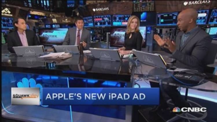 Hedge funds grab Apple