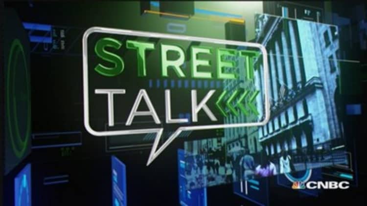 Street Talk: CSC, STJ, AEO, RIG & PETX