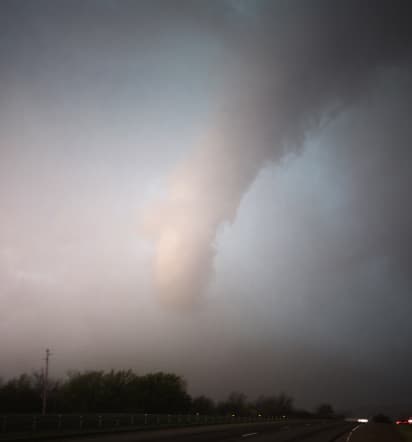 Midwest braces for tornadoes, hail