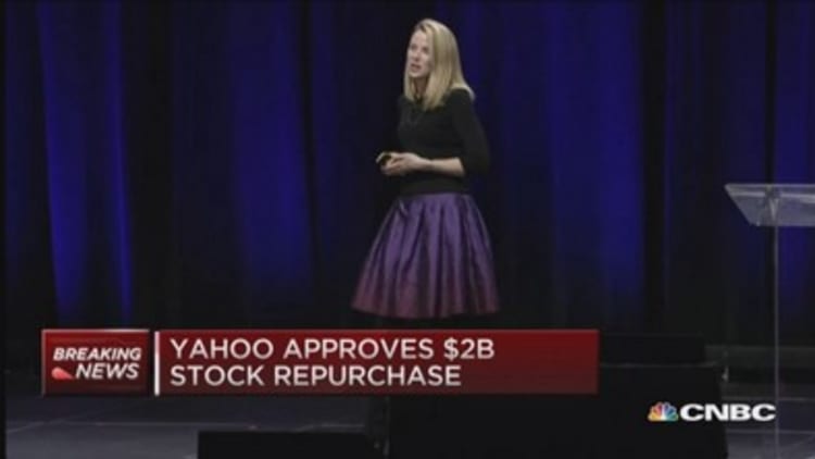 Yahoo approves $2 billion stock buyback