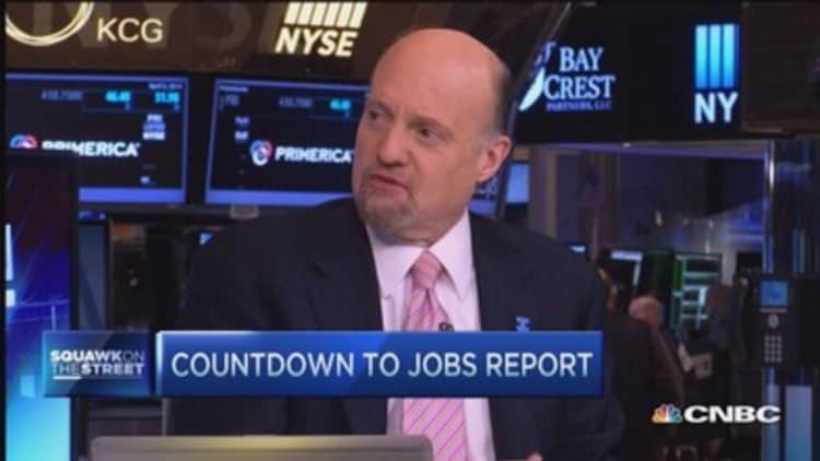 Cramer: Economic data doesn't make sense