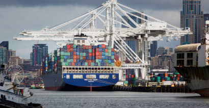 U.S. West Coast ports union says won't work diverted containerships from Canada