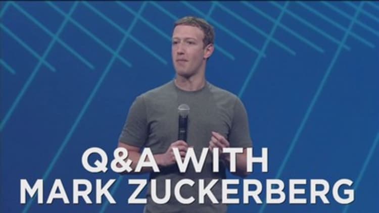 Surprise Q&A for Facebook users