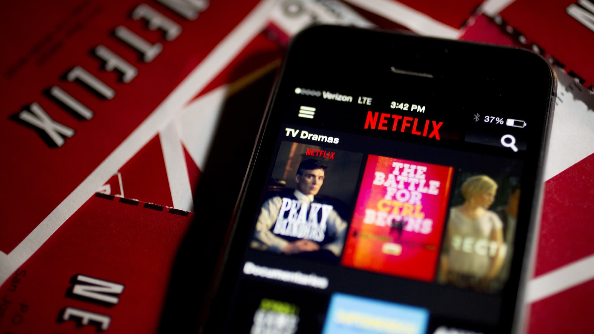 netflix-revenues-under-investigation-by-uk-tax-authority