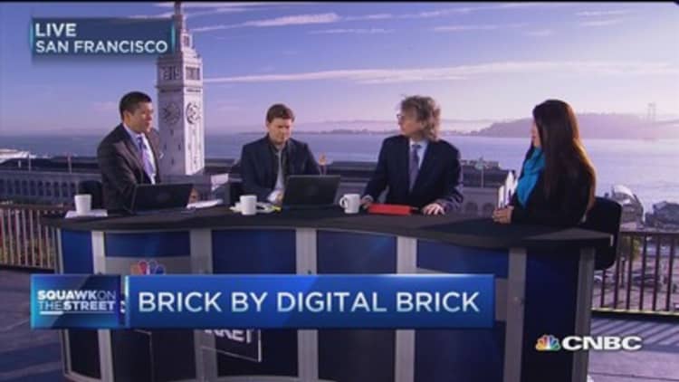 Building Houzz brick by digital brick