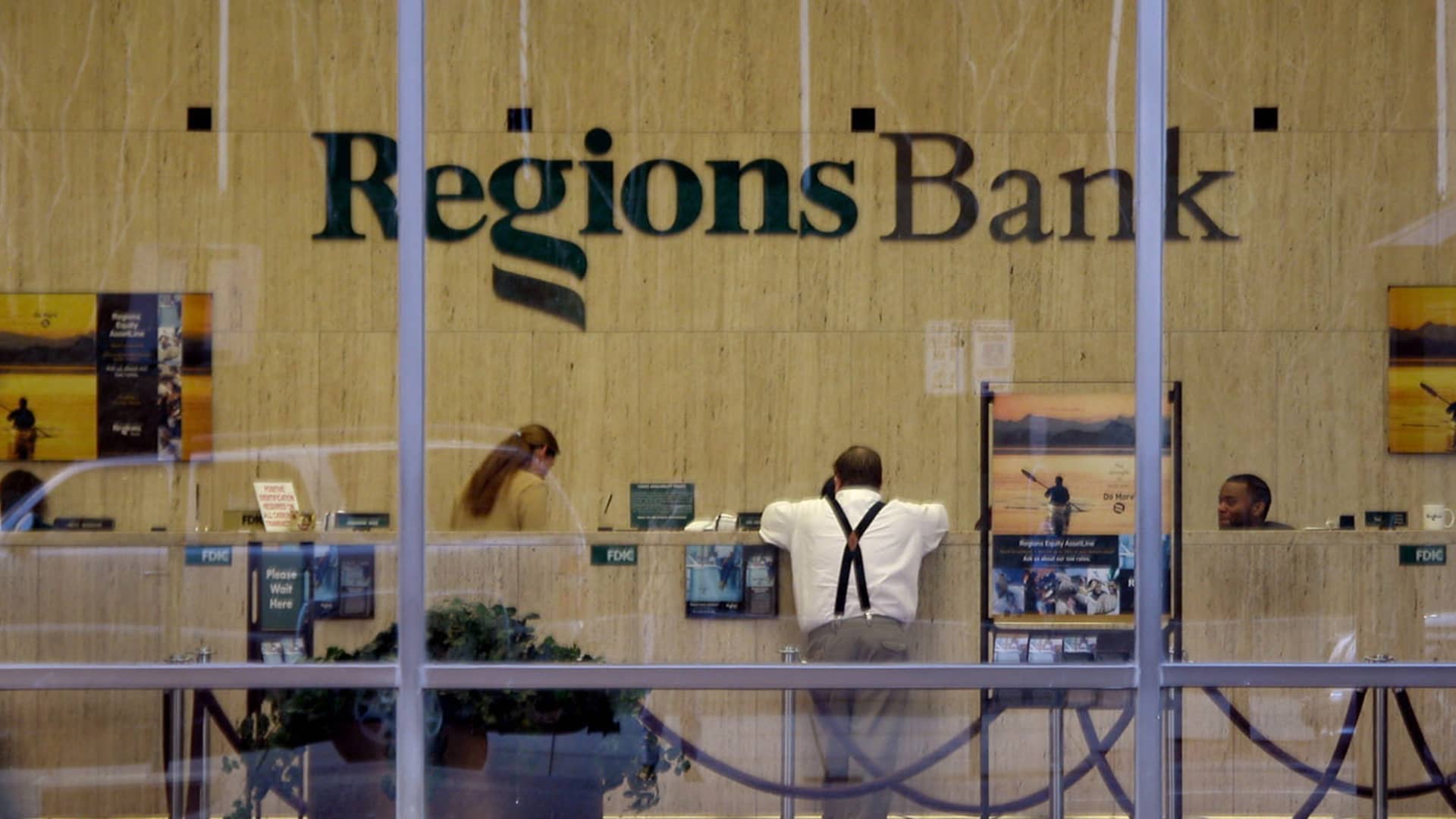JPMorgan analysts say buy Regions and PNC as markets wrestle with recession fears