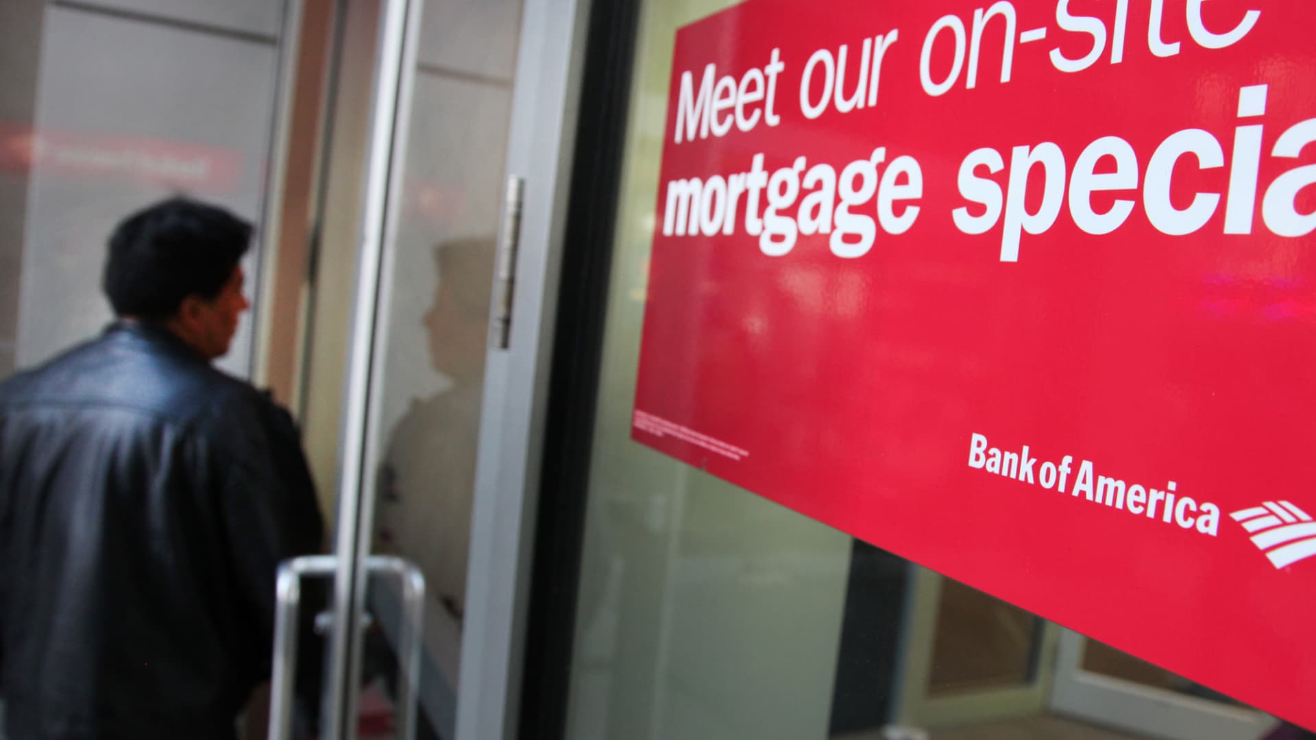 Weekly mortgage demand flattens, as interest rates climb higher to 7.14%