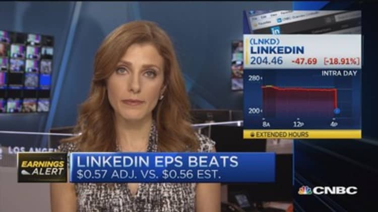 LinkedIn beats, but sinks on poor guidance 