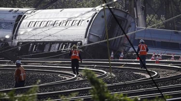 Philadelphia mayor: Six dead in Amtrak derailment