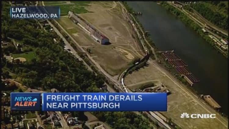Freight train derails near Pittsburgh