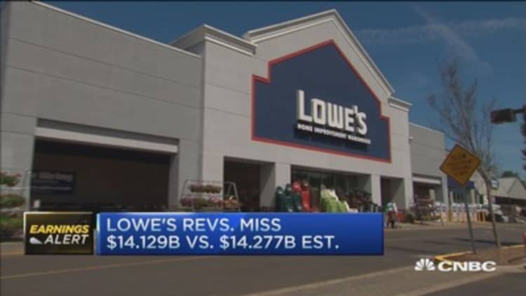 Lowe's reports Q1 earnings, revenue miss